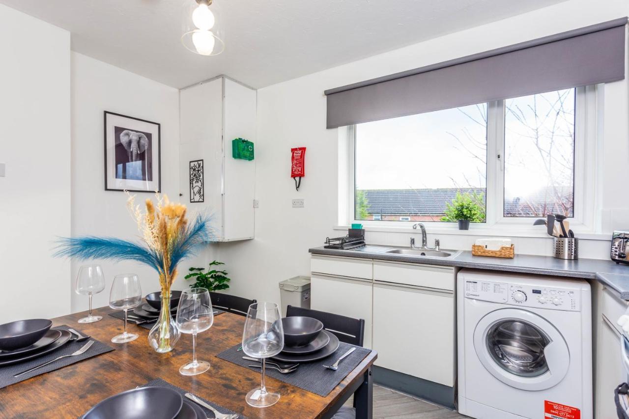 New Large 2 Bed Entire Near With Free Parking Ньюкасл-апон-Тайн