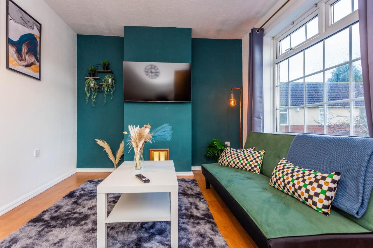 Апартаменты New Large 2 Bed Entire Near With Free Parking Ньюкасл-апон-Тайн