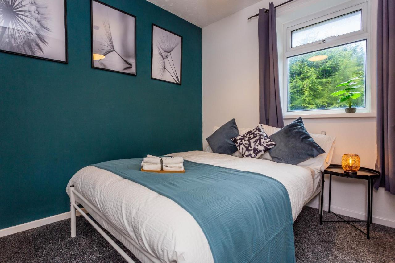 New Large 2 Bed Entire Near With Free Parking Апартаменты